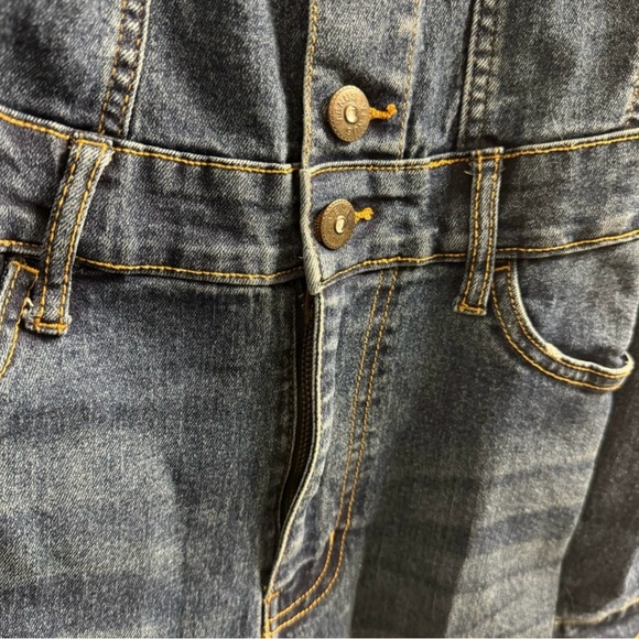 Long sleeve off the shoulder denim romper - Picture 8 of 8